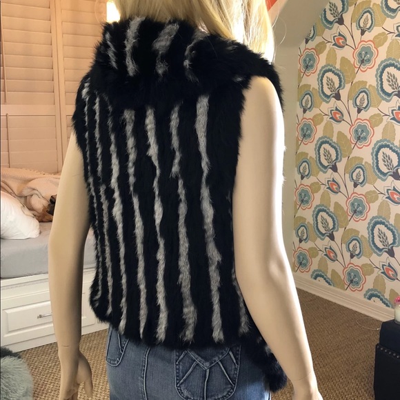 Dolce Cabo Black & White Rabbit Fur Vest S NWT - Picture 3 of 5